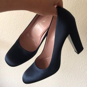 PRADA Satin round toe covered block heel 8 EU38.5
